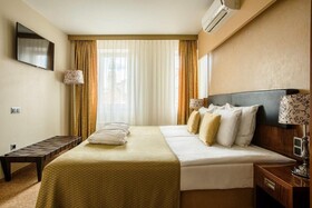 Avalon Hotel & Conferences