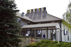 Airport Hotel Mara