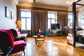 Grand Poet Hotel by Semarah