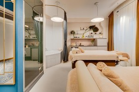 Grand Poet Hotel by Semarah
