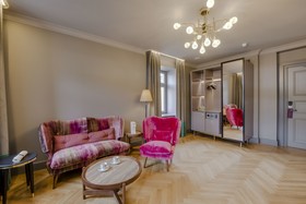 Grand Poet Hotel by Semarah