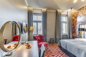 Grand Poet Hotel by Semarah