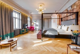 Grand Poet Hotel by Semarah