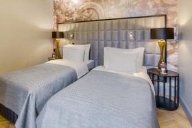 Grand Poet Hotel by Semarah