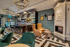 Grand Poet Hotel by Semarah