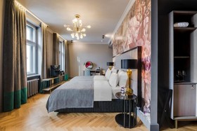 Grand Poet Hotel by Semarah
