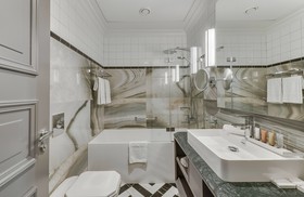 Grand Poet Hotel by Semarah