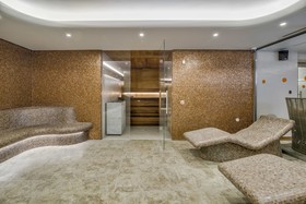 Grand Poet Hotel by Semarah