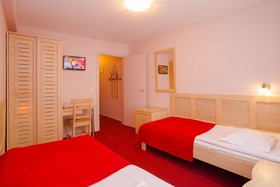 Rija Hotel TIA