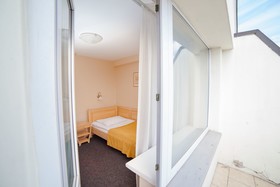 Rija Hotel TIA