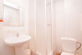 Rija Hotel TIA