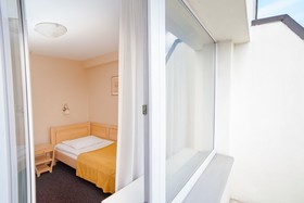 Rija Hotel TIA