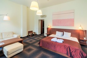 Rixwell Centra Hotel