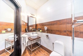 Rixwell Centra Hotel