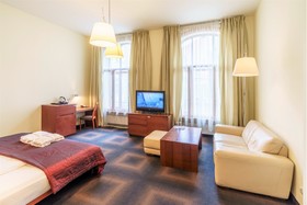 Rixwell Centra Hotel