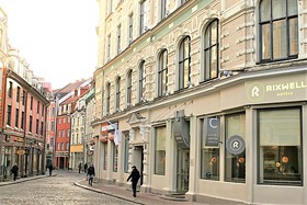 Rixwell Centra Hotel