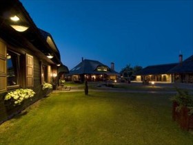 Aparjods Hotel & Restaurant
