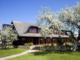 Aparjods Hotel & Restaurant