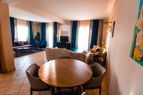 Casa Mia Family Suites