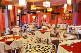 Hotel El Pueblo Tamlelt