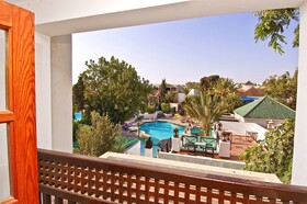 Hotel El Pueblo Tamlelt