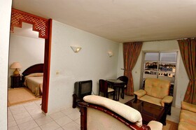 Hotel El Pueblo Tamlelt