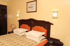 New Farah Hotel