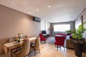 Avenue Suites