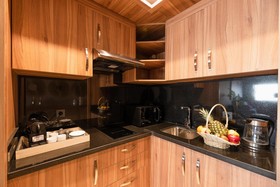 Avenue Suites