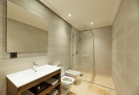 Avenue Suites