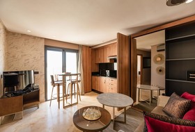 Avenue Suites