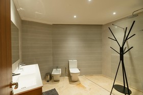 Avenue Suites