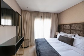 Avenue Suites