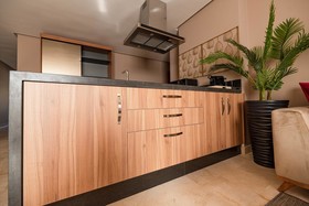 Avenue Suites