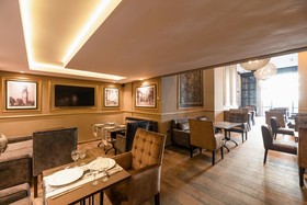 Avenue Suites