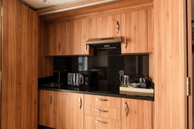 Avenue Suites