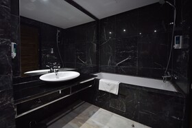 Suites Hotel Le Yacht