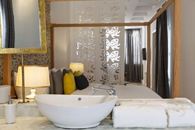 Suite Azur Hotel