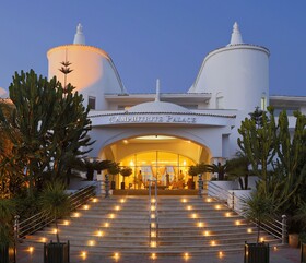 Amphitrite Palace Beach Hotel & Convention Centre