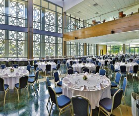 Amphitrite Palace Beach Hotel & Convention Centre