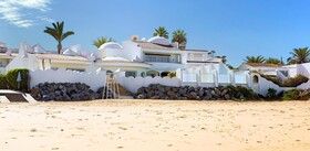 Amphitrite Palace Beach Hotel & Convention Centre