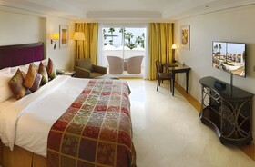 Amphitrite Palace Beach Hotel & Convention Centre