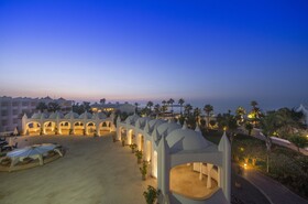 Amphitrite Palace Beach Hotel & Convention Centre