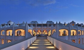 Amphitrite Palace Beach Hotel & Convention Centre
