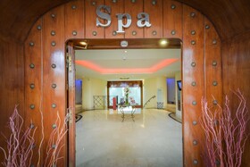 Amphitrite Palace Beach Hotel & Convention Centre