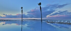 Amphitrite Palace Beach Hotel & Convention Centre