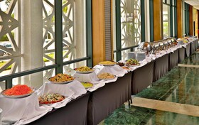 Amphitrite Palace Beach Hotel & Convention Centre