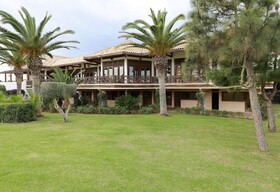 Amphitrite Palace Beach Hotel & Convention Centre