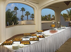 Amphitrite Palace Beach Hotel & Convention Centre