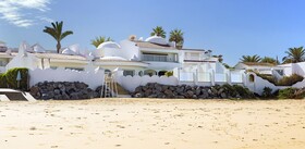 Amphitrite Palace Beach Hotel & Convention Centre
